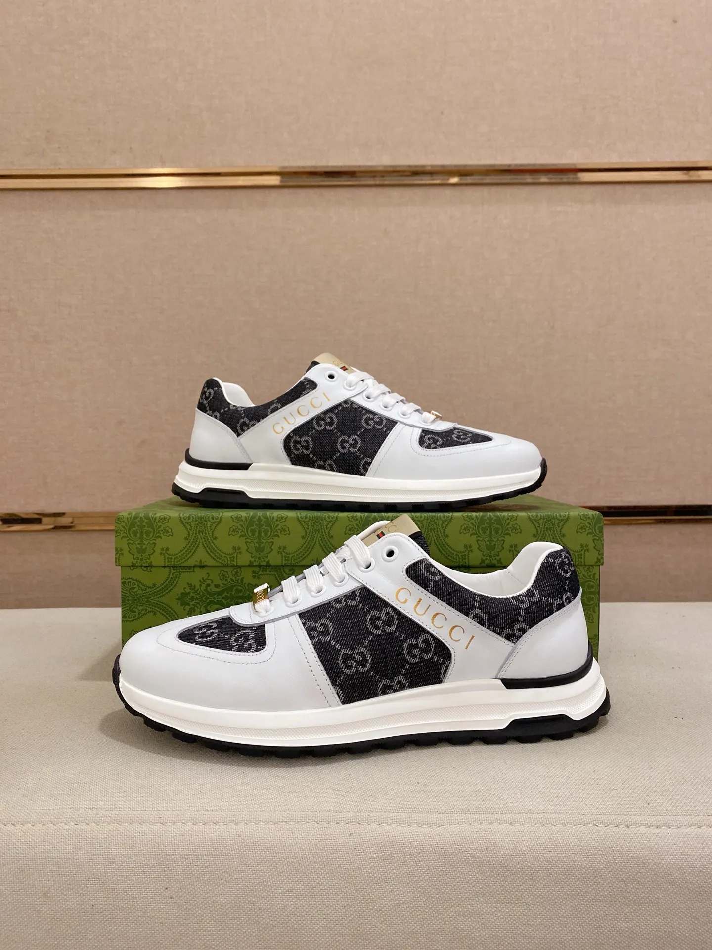 Men's clothing and shoes💰 400💰🇮🇹🇮🇹GUCCI (Gucci) top 🔍🔍 new models are on sale at the same time, the upper 🇮🇹 is imported Italian first-layer cowhide, the lining is fully imported sheepskin 💪💪, completely 1⃣️compared 1⃣️Reproduction🇮🇹💪💪, ⚠Sole: The original sole is specially provided by the original factory, the exclusive movable molded sole is super comfortable, ⚠Original factory follow-up goods, 🔍🔍high quality, you can enter and leave the counter at will, welcome to compare⚠. Code number: 38-44 (45 is custom-made and cannot be returned or exchanged)